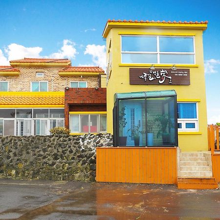 Gyeryonggil Pension Jeju Ngoại thất bức ảnh