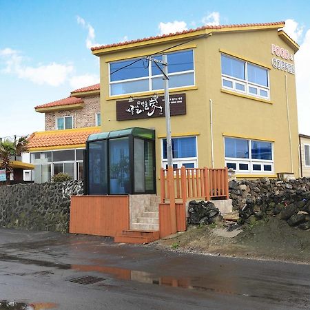 Gyeryonggil Pension Jeju Ngoại thất bức ảnh