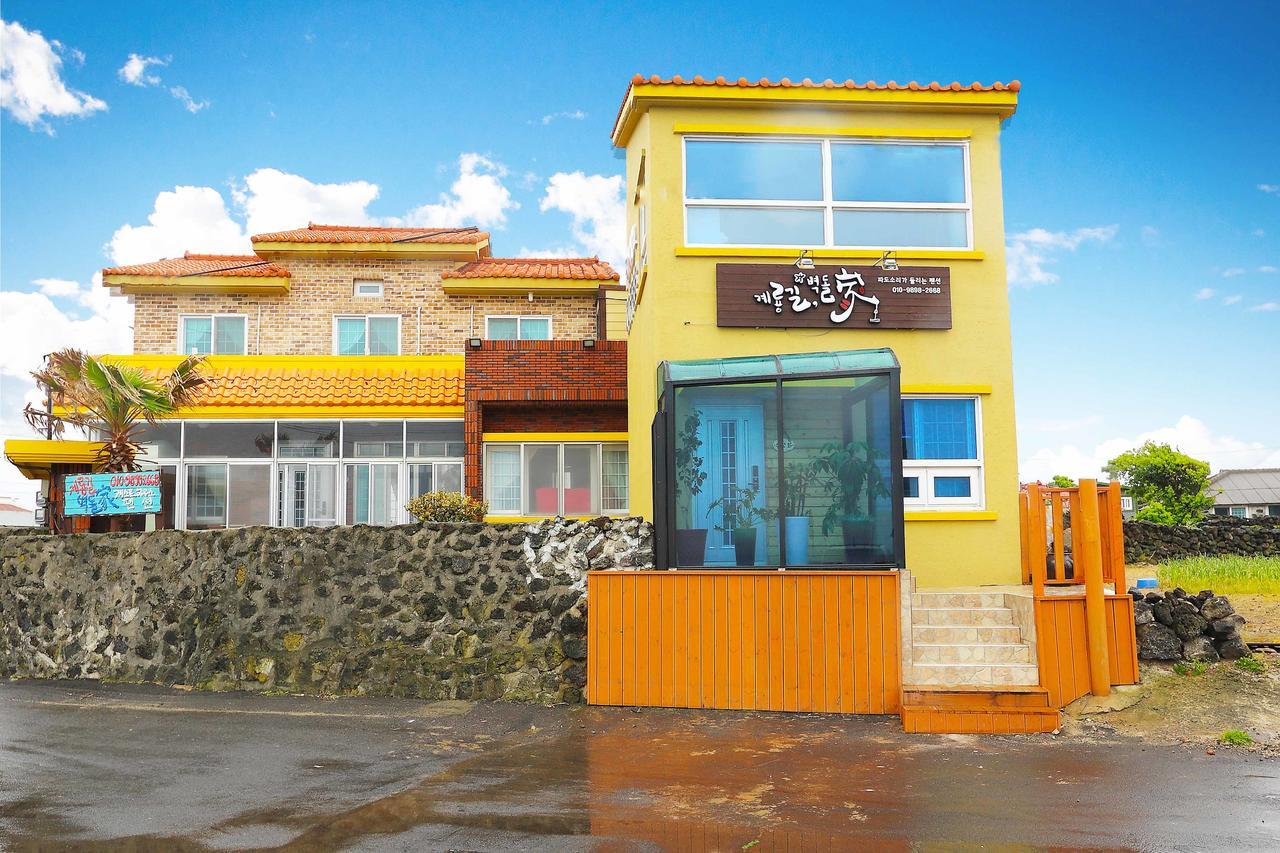 Gyeryonggil Pension Jeju Ngoại thất bức ảnh