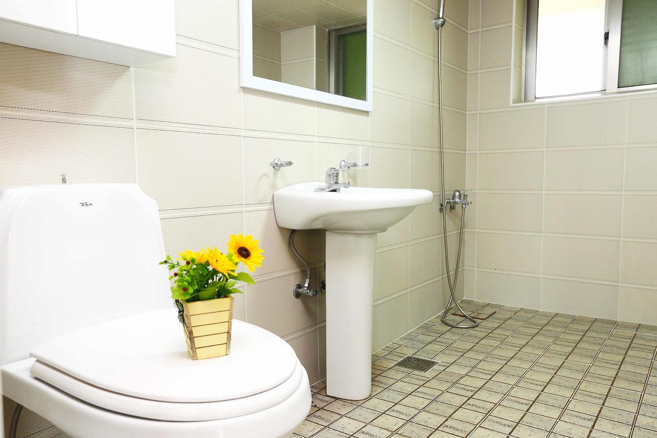 Gyeryonggil Pension Jeju Ngoại thất bức ảnh