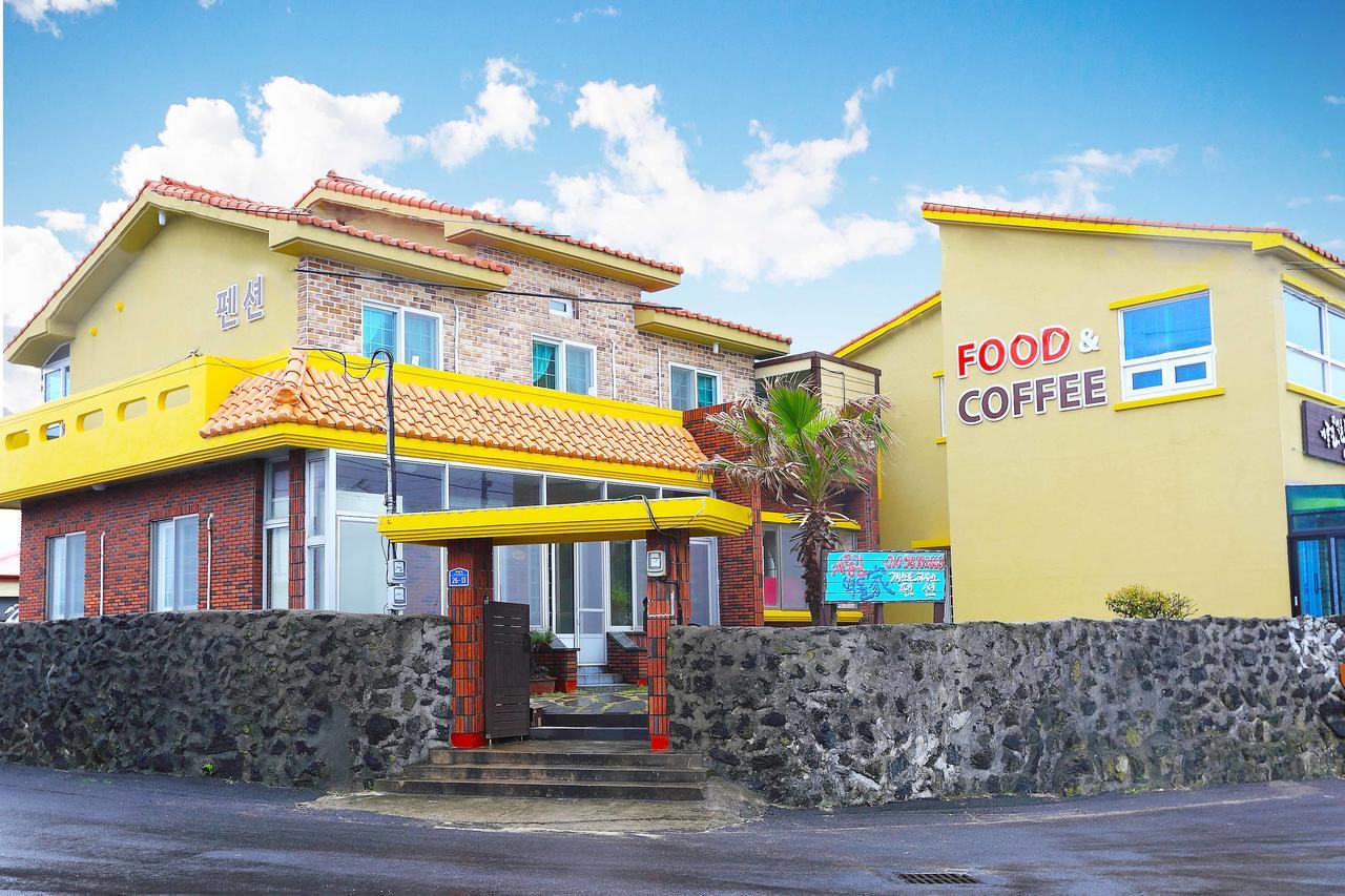 Gyeryonggil Pension Jeju Ngoại thất bức ảnh