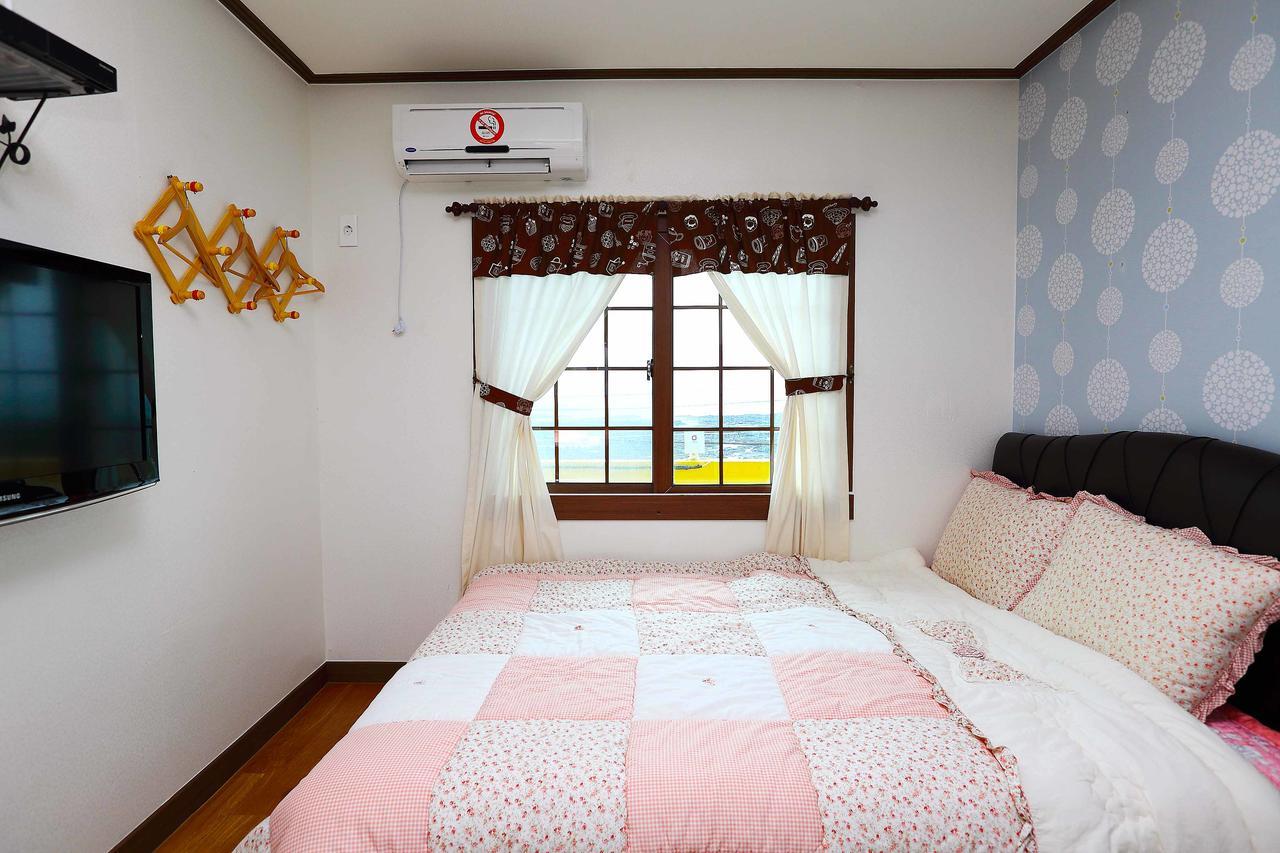 Gyeryonggil Pension Jeju Ngoại thất bức ảnh